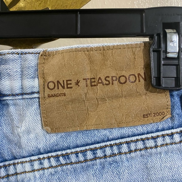 One Teaspoon Distressed Denim Shorts - Picture 4 of 5